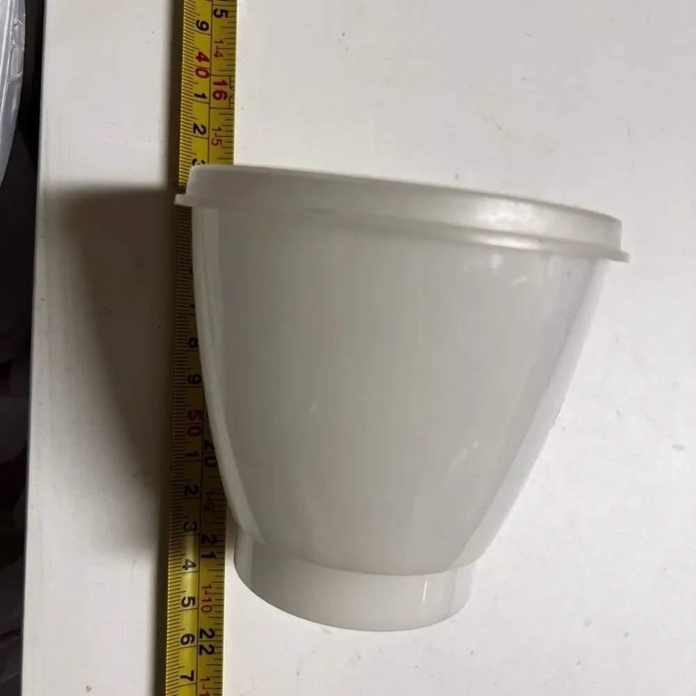 Tupperware Vintage Servalier Bowl 733-9 with Sunburst Lid 734-1 White Frosted‎